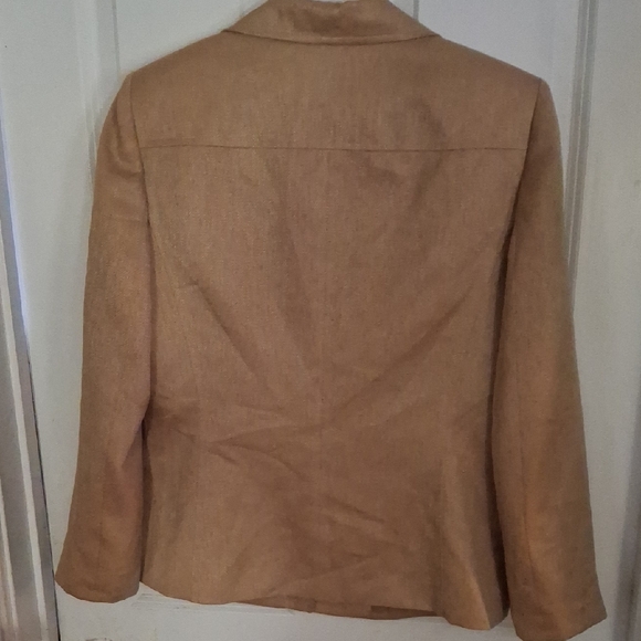 Le Suit Classic Tan Blazer - Picture 6 of 7